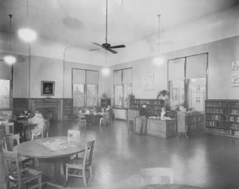 First children's room in the Main Library (black and white)