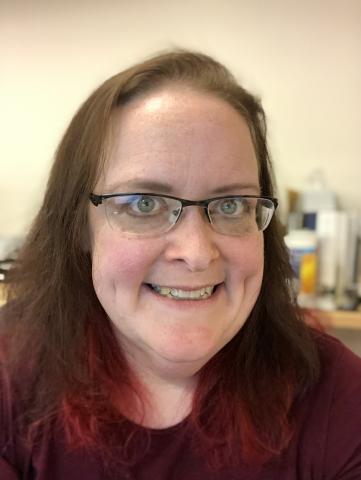 Photograph of genealogist/speaker Amber Lowery